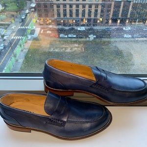 Mens unworn Italian genuine leather blue loafers